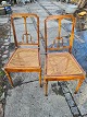 2 stole i birk med sæde i rørflet. Svensk produceret i 1930'erne. Fremstår pæne, velholdte og ...