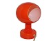 Holmegaard Astronaut væglampe i orangerødt opalglas.Designet af Michael Bang i 1967 og ...
