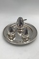 Hans Hansen 
Sølv / Sterling 
Sølv 
Plat-de-menage 
(1937)
Måler Salt H 
4.7 cm (1.85 
inch) Peber H 
...