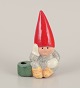 Lisa Larson for 
Gustavsberg. 
Lysestage. 
Siddende nisse.
Sent 
1900-tallet.
I perfekt ...