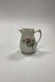 Bing and 
Grøndahl Hermod 
Creamer No. 
189. Measures 
10.5 cm / 4 1/8 
in. Contents 
2.25 dl / 1 
cup.