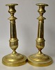Et par franske 
messing 
lysestager, 19. 
årh. Charles X. 
Rund fod med 
kannelleringer. 
H: 29 ...
