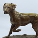 Pointer 
jagthund med 
stand i 
brunpatineret 
bronze af 
Lauritz Jensen, 
fra 1901.
L. 30 cm. H. 
...