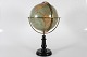 Antik Fransk 
Globus 
Globe 
Terrestre - Ch 
Perigot
Antik globus 
på stander af 
drejet massiv 
...