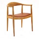 Hans J. Wegner 
"The Chair" i 
patineret eg 
fremstillet hos 
Johannes Hansen 
JH 501 med 
nybetrukket ...