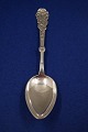 Tang sølvtøj 
sølvbestik i 
tretårnet sølv. 

Bordske eller 
suppeske i pæn, 
brugt stand.
L ...