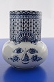 Dekoreret 
keramik vase, 
hvid med blå 
glasur 
Bjørn Wiinblad 
vase med 
dameansigt, nr. 
3185/1320. ...