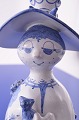 Bjørn Wiinblad 
keramik figur, 
dekoreret med 
blåglaseret 
dekoration på 
lysegrå base. 
Moster Ella ...