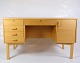 Dette 
skrivebord er 
et flot 
eksempel på 
dansk design 
fra 1960'erne. 
Fremstillet af 
bøgetræ ...