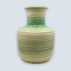 Kähler; Vase med indridset striber i beige og lysegrøn glasur