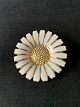 Marguerit 
Broche Sterling 
sølv
Måler 3,6 cm.
Stemplet BH 
925
Perfekt stand