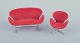 Arne Jacobsen, 
miniaturer af 
"Svanen" som 
stol samt sofa 
i rødt stof.
Ca. 1970’erne.
I flot ...
