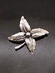 N E From 
sterling silver 
brooch 4.4 x 
4.4 cm. Item 
No. 578181