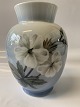 Royal 
Copenhagen Vase 
med Hvide 
Blomster og 
sommerfugl 
Dek. 
nr.#2667/#36
1.Sortering 
Højde ...
