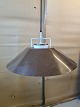 Loftlampe i 
metal og glas, 
fra 1960erne.
Den har maler 
pletter.
Højde 28cm 
Diameter 48cm