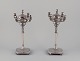 Et par store og 
imponerende 
italienske 
lysestager i 
sølv (800).
Med låg.
Periode: ...