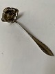 Delt Lilje Sølv 
Flødeske
Frigast
Længde 13,7 
cm.
Velholdt stand 
med gravering
Poleret og ...
