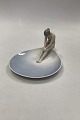 Bing og 
Grøndahl Pige 
på Fad 
Meditation No 
1532
Måler 21cm x 
11cm ( 8.27 
inch x 4.33 
inch )
