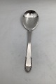 Georg Jensen 
Sølv Kugle 
Serveringsske
Måler 23cm / 
9,06 inch