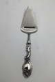 Dansk Sølv 
Ostehøvl med 
ornamentik
Måler 22,1cm / 
8.70 inch