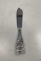 Dansk Sølv / 
Stål 
Lagkagekniv med 
Blomster motiv
Måler 26,6cm / 
10.43 inch