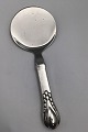 Evald Nielsen 
Sterling Sølv / 
Stål No. 3 
Serveringsspade 
Måler 18.8 cm 
(7.40 inch)