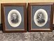 To ældre fotos 
i flotte 
egetræsrammer, 
Portrætter af: 
Jakob Jørgensen 
(1816-1901) og 
Karen ...