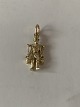 Pendant/charm in 14 carat gold, stamped 585 shaped like a water carrier.