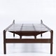 Helge Vestergaard Jensen / Peder Pedersen
Daybed i massiv wengé m. udspændt nylonsnor. Formgivet i 1955.
1 stk. på lager
Original stand
