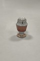 Royal 
Copenhagen 
Fairytale 
Terracotta 
Salt/peberbøsse
Måler 8cm / 
3.15 inch
