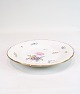 Frokost 
Tallerkener af 
Kongelig 
porcelæn med 
mønstret 
Saksisk blomst 
dekoreret i 
kanten med ...