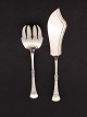 Silver fish 
serving set 
26.5 and 31 cm. 
weight 325 
grams from 
silversmith P. 
Kragh 
Copenhagen ...