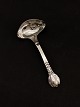Evald Nielsen 
830 silver 
sauce spoon 
17.5 cm. Anno 
1923 subject 
no. 588928