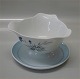 2 pcs in stock
008 Sauceboat  
triangular on 
fixed round 
stand ca 10.5 x 
18 cm (311) 
Bing and ...