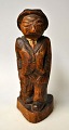 Petersen, 
Thorvald (1899 
- 1988) 
Danmark: En 
gående mand. 
"Pynte magt." 
Skåret 
træfigur. ...