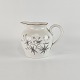 Flødekande af 
porcelæn fra 
stellet Henrik. 
Nr. 189
Producent Bing 
& Grøndahl
Stellet ...