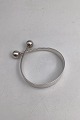 Hans Hansen 
Sterling Sølv 
Armring No. 242 
 Måler 
Indvendig Diam 
6.2 cm (2.44 
inch) Vægt 41.2 
gr ...