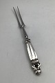 Georg Jensen 
Sterling Sølv / 
Stål 
Forskærergaffel 
No. 243A Måler 
23.5 cm (9.25 
inch)