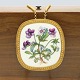 Royal 
Copenhagen; 
Flora Danica 
broche/halskæde 
af porcelæn, 
med forgyldt 
sterling sølv 
lavet ...