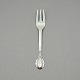 Evald Nielsen 
no. 3.
- kagegaffel 
l. 15 cm.
Graveret 
"M.O". Evald 
Nielsen,
f. Danmark, 
1879, ...