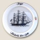 Holmegaard, 
Skibsplatte, 
1971, Fregat, 
Frederik den 
sjette, 19,5cm 
i diameter, 
Design Michael 
...