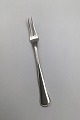 W&S Sørensen 
Sølv 
Dobbeltriflet 
Pålægsgaffel 
Måler 12.8cm 
(5.03 inch)