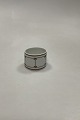 Bing og 
Grøndahl Tivoli 
Sukkerskål No. 
551
Måler 5,3 cm x 
6 cm ( 2.09 
inch x 2.36 
inch )