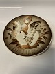Aluminia 
juleplatte fra 
1931 med motiv 
i relief.
Dekorationsnummer 
1464/1423.
1. ...