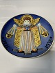 Aluminia 
juleplatte fra 
1938 med motiv 
i relief.
Dekorationsnummer 
1902/2083.
1. ...