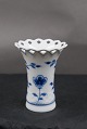 B&G Blue 
Traditional 
with lace edge 
China porcelain 
by Bing & 
Grondahl, 
Denmark.
Place setting 
...