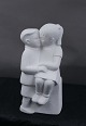 Marbell, 
Nederlandene. 
Søskendepar på 
bænk, Stone Art 
hvid figur i 
rigtig pæn 
stand.
H ...