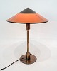 Kongelys 
bordlampe med 
ravfarvet skærm 
og bruneret 
messing, 
produceret af 
Fog & Mørup i 
...