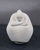 Marbell , 
Belgien. 
Drømmende pige 
Stone Art let 
sandfarvet 
figur i rigtig 
pæn stand.
H 8cm