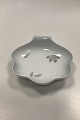 Bing and 
Grondahl 
Falling Leaves 
Bowl No. 42
Measures 18cm 
/ 7.09 inch